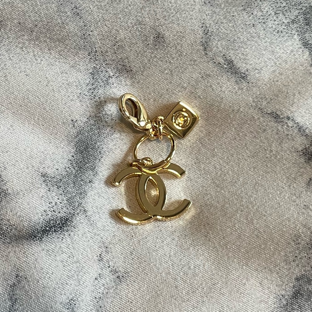 CHANEL | Holiday 2023 Christmas Limited Edition Novelty CC Logo Gold Charm